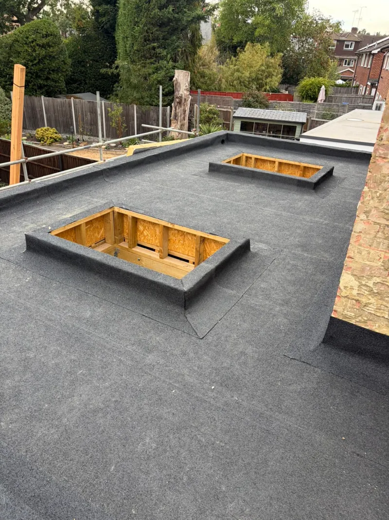 The finished felt flat roof with rooflight upstands by Tammat Group